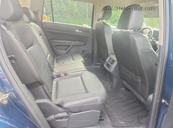 1V2LR2CA7JC595060 2018 VOLKSWAGEN ATLAS Blue Rear interior view