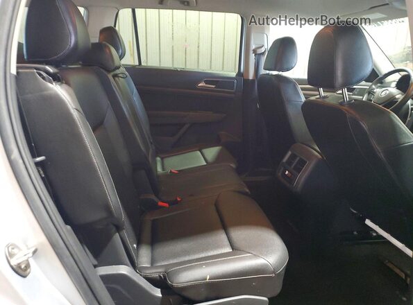 1V2LR2CA9JC507965 2018 VOLKSWAGEN ATLAS Silver Вид задньої частини салону