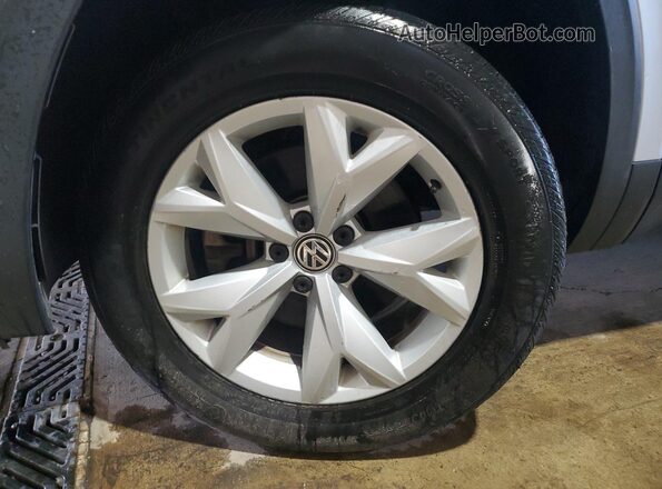 1V2LR2CA9JC507965 2018 VOLKSWAGEN ATLAS Silver 