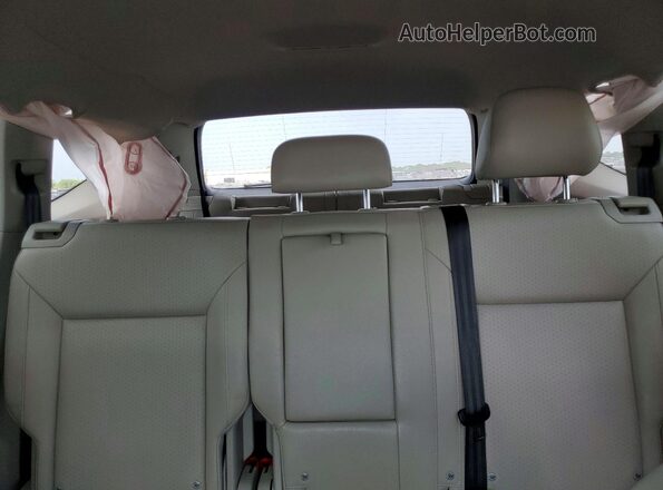 1V2LR2CA9JC555787 2018 VOLKSWAGEN ATLAS White Rear seats view