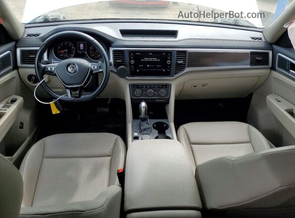 1V2LR2CA9JC555787 2018 VOLKSWAGEN ATLAS White Dashboard view