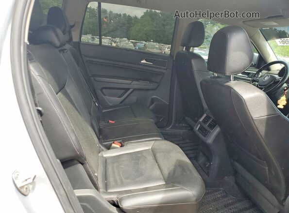 1V2LR2CAXJC543163 2018 VOLKSWAGEN ATLAS Серебряный Вид задней части салона