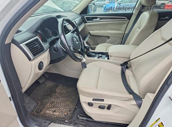 1V2MR2CA1JC566948 2018 VOLKSWAGEN ATLAS White Սալոնի դիմացի տեսք