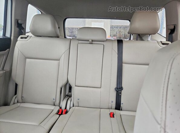 1V2MR2CA1JC566948 2018 VOLKSWAGEN ATLAS White Հետևի նստատեղերի տեսք