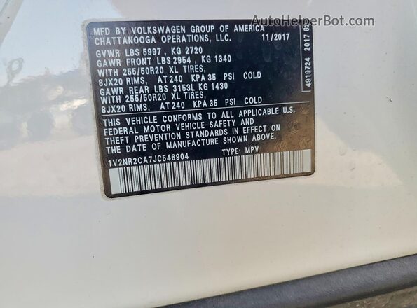 1V2NR2CA7JC546904 2018 VOLKSWAGEN ATLAS White Widok naklejki z numerem VIN
