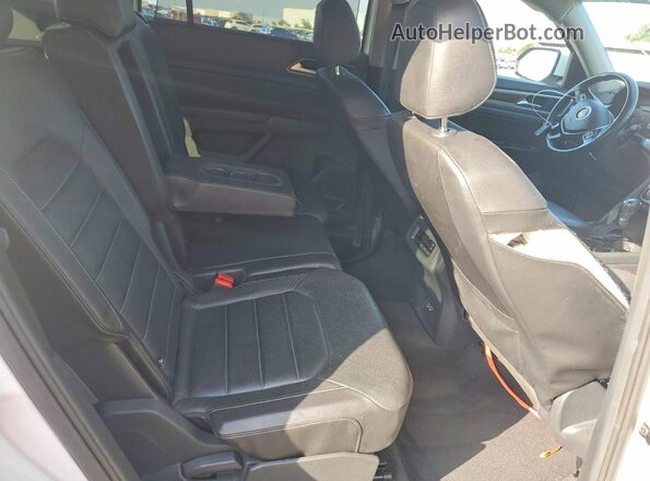 1V2NR2CA7JC546904 2018 VOLKSWAGEN ATLAS White Widok wnętrza z tyłu