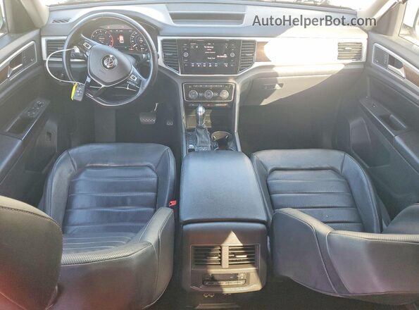 1V2NR2CA7JC546904 2018 VOLKSWAGEN ATLAS White Widok deski rozdzielczej