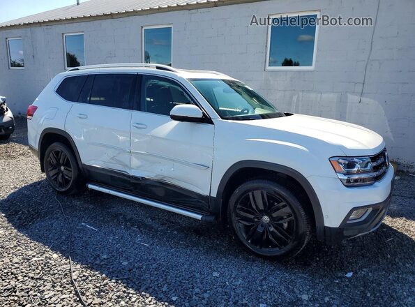 1V2NR2CA7JC560642 2018 VOLKSWAGEN ATLAS White Front right