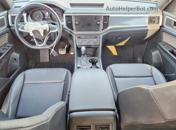 1V2RE2CA4MC203968 2021 VOLKSWAGEN ATLAS Gray Vista del salpicadero