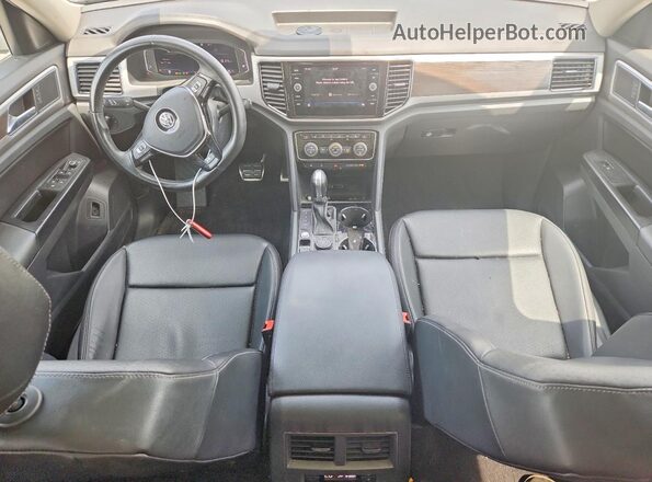1V2RR2CA4KC590085 2019 VOLKSWAGEN ATLAS Серый Вид панели приборов