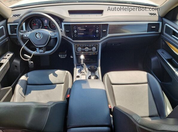1V2SR2CA5JC591892 2018 VOLKSWAGEN ATLAS White Widok deski rozdzielczej