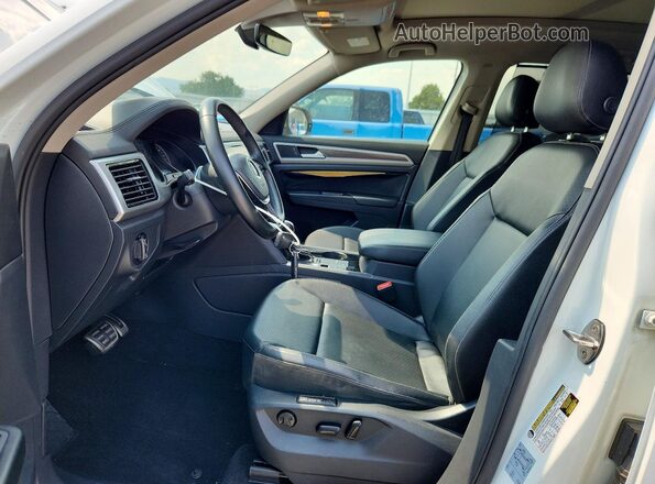 1V2SR2CA5JC591892 2018 VOLKSWAGEN ATLAS White Widok wnętrza z przodu