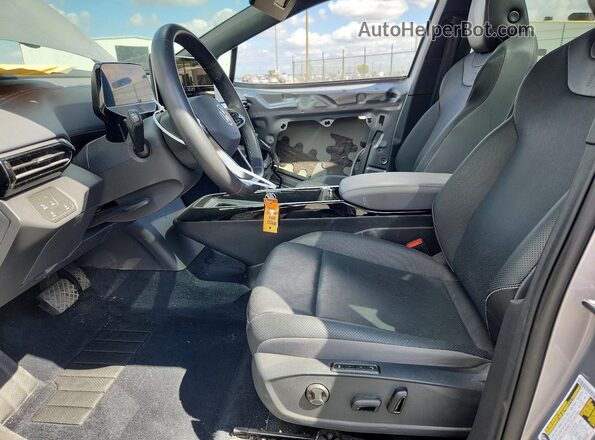1V2VRPE83RC002550 2024 VOLKSWAGEN ID.4 Gray წინა სალონის ხედი