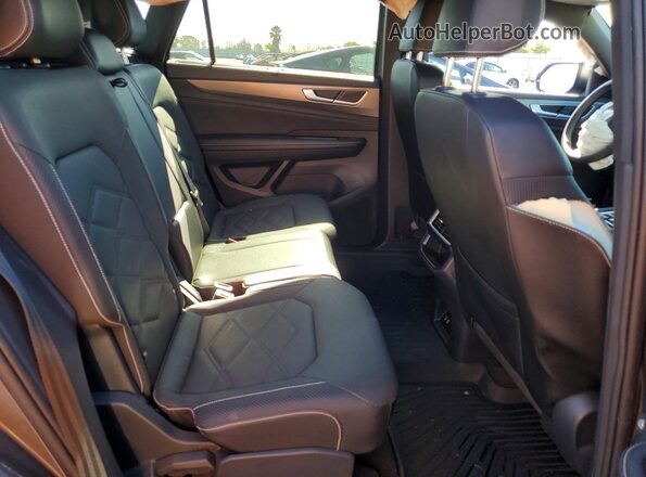 1V2WE2CA5SC222691 2025 VOLKSWAGEN ATLAS Charcoal Вид задньої частини салону