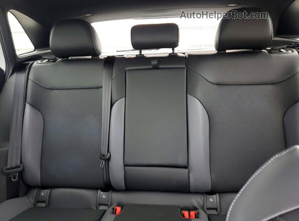 1V2WNPE88PC049117 2023 VOLKSWAGEN ID.4 White Vista de los asientos traseros