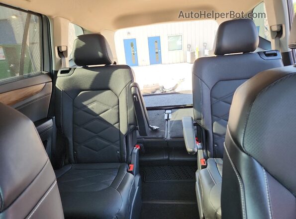 1V2WR2CA5RC522441 2024 VOLKSWAGEN ATLAS Silver Widok tylnych siedzeń