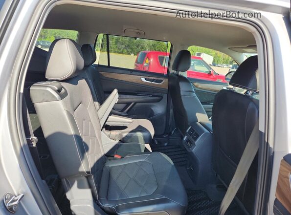 1V2WR2CA5RC522441 2024 VOLKSWAGEN ATLAS Silver Widok wnętrza z tyłu