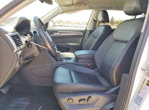 1V2WR2CA7MC546751 2021 VOLKSWAGEN ATLAS White Front interior view