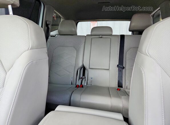 1V2WR2CA8RC531649 2024 VOLKSWAGEN ATLAS White Widok tylnych siedzeń