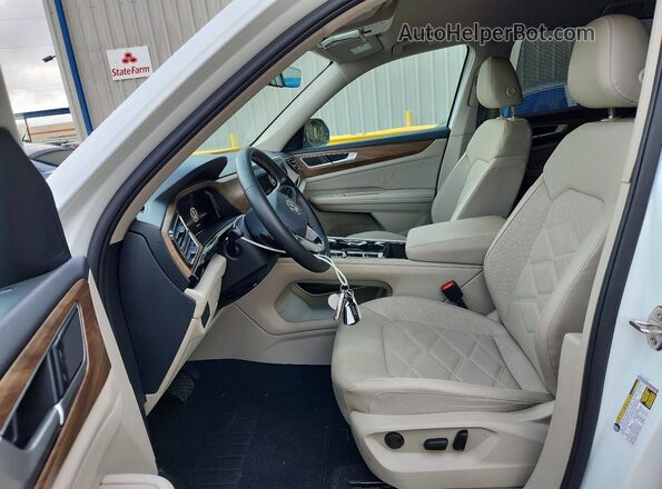 1V2WR2CA8RC531649 2024 VOLKSWAGEN ATLAS White Widok wnętrza z przodu