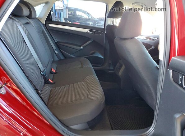 1VWAT7A33GC033870 2016 VOLKSWAGEN PASSAT Red Widok tylnych siedzeń