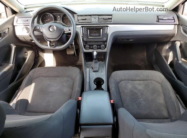 1VWAT7A34HC045365 2017 VOLKSWAGEN PASSAT Серебряный Вид панели приборов