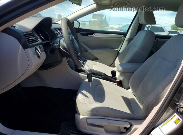 1VWAT7A3XHC080699 2017 VOLKSWAGEN PASSAT Gray Vista interior delantera