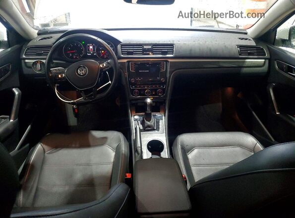 1VWBA7A36JC021889 2018 VOLKSWAGEN PASSAT White Dashboard view