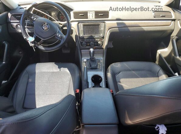 1VWBS7A34GC068151 2016 VOLKSWAGEN PASSAT Белый Вид панели приборов
