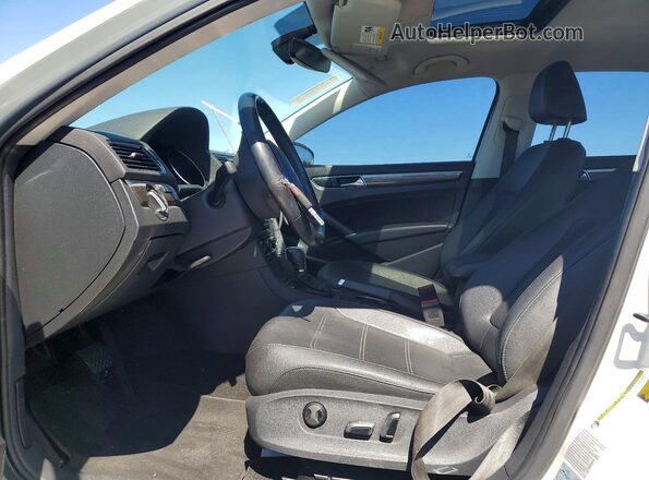 1VWBS7A34GC068151 2016 VOLKSWAGEN PASSAT Белый Вид салона спереди