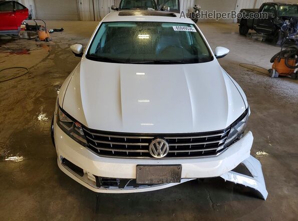 1VWBT7A33GC010870 2016 VOLKSWAGEN PASSAT White წინა ხედი