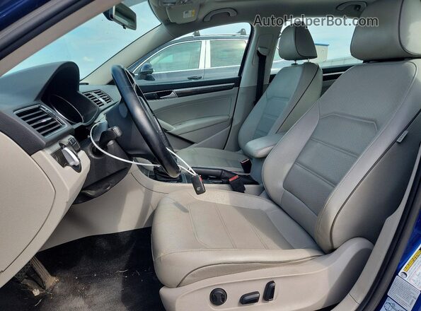 1VWBT7A34GC055283 2016 VOLKSWAGEN PASSAT Синий Вид салона спереди