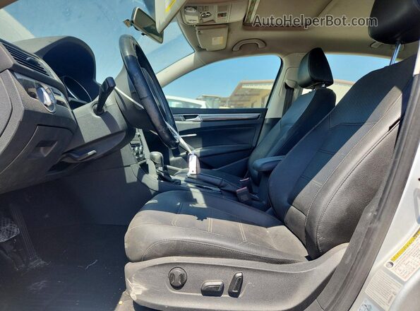 1VWBT7A39GC033652 2016 VOLKSWAGEN PASSAT Silver Вид салону спереду