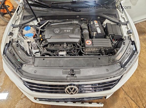 1VWCT7A31HC068918 2017 VOLKSWAGEN PASSAT White Вид задньої частини салону
