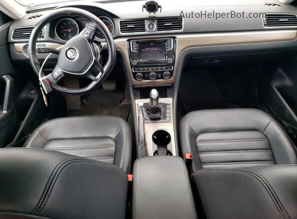 1VWCT7A39HC074255 2017 VOLKSWAGEN PASSAT White Вид панелі приладів