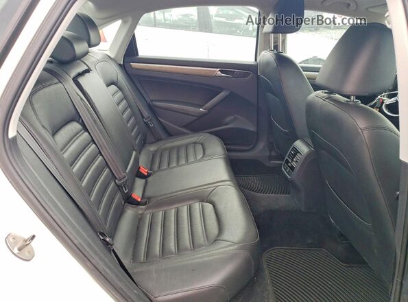 1VWCT7A39HC074255 2017 VOLKSWAGEN PASSAT White Вид задніх сидінь