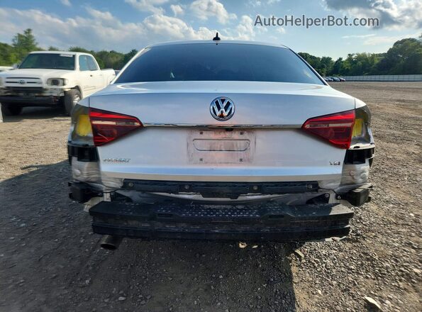 1VWDT7A34HC078203 2017 VOLKSWAGEN PASSAT Silver Widok z tyłu