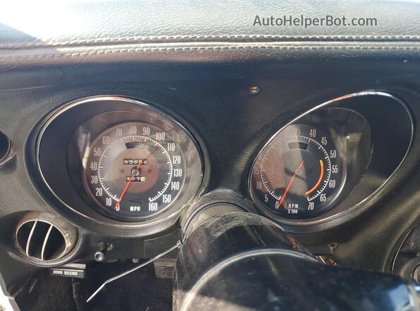 1Z37J4S425440 1974 CHEVROLET UK White ხელსაწყოთა პანელის ხედი