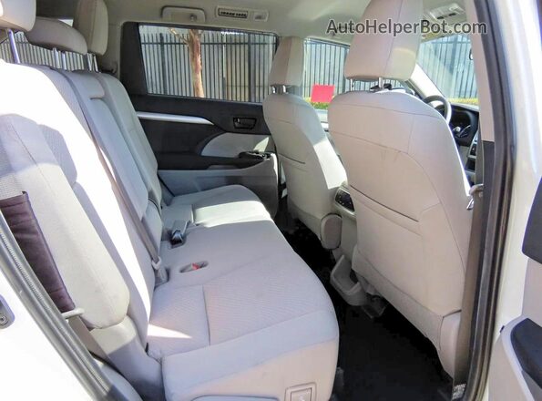 5TDZZRFH1KS300015 2019 TOYOTA HIGHLANDER White Սալոնի դիմացի տեսք