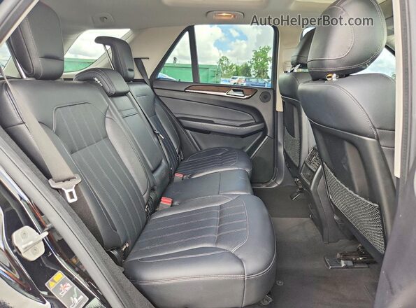 4JGDA5JB9GA622947 2016 MERCEDES-BENZ GLE Black Widok komory silnika