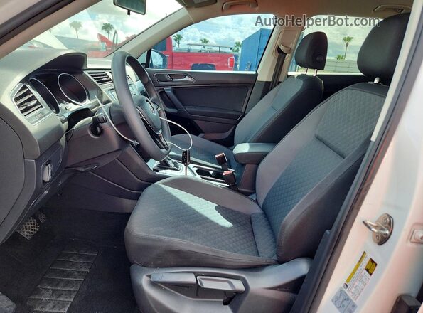3VV1B7AX7JM066757 2018 VOLKSWAGEN TIGUAN White Vista del salpicadero