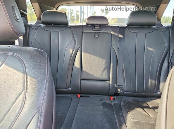 5UXKT0C57J0W02451 2018 BMW X5 White Rear interior view