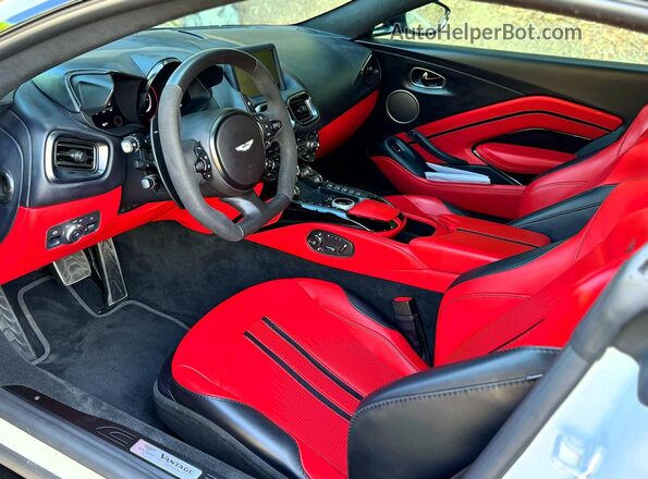 SCFSMGAW6PGN07660 2023 ASTON MARTIN VANTAGE Серебряный Вид салона спереди