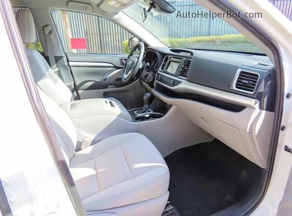 5TDZZRFH1KS300015 2019 TOYOTA HIGHLANDER White Հետևի տեսք