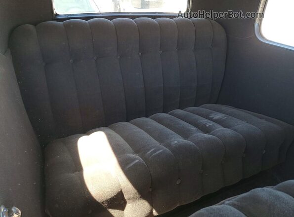 21AE65715 1931 CHEVROLET DELUXE Burgundy Вид задніх сидінь