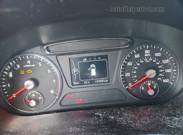 5XYPG4A35HG217575 2017 KIA SORENTO White Հետևի նստատեղերի տեսք