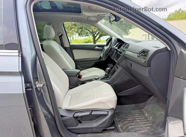 3VV2B7AX8KM016908 2019 VOLKSWAGEN TIGUAN Gray Rear view