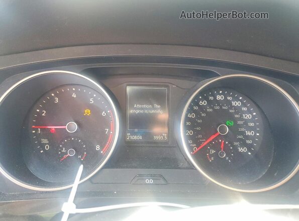 3VV3B7AX2JM074161 2018 VOLKSWAGEN TIGUAN White Widok tylnych siedzeń