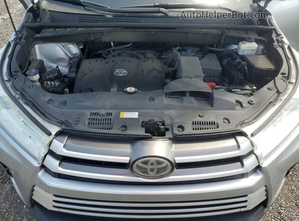 5TDKZRFH6KS352564 2019 TOYOTA HIGHLANDER Silver Widok naklejki z numerem VIN