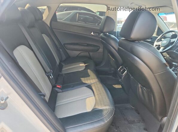 5XXGU4L13KG299984 2019 KIA OPTIMA White Вид задньої частини салону